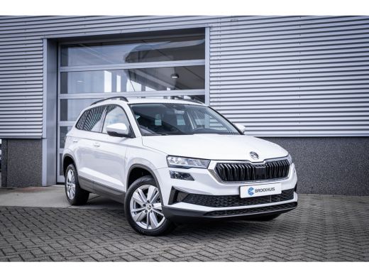Skoda Karoq 1.5 TSI ACT Business Edition | Achteruitrijcamera | Lichtmetalen velgen 17" | Trekhaak uitklapbaar ActivLease financial lease