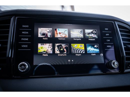 Skoda Karoq 1.5 TSI ACT Business Edition | Achteruitrijcamera | Lichtmetalen velgen 17" | Trekhaak uitklapbaar ActivLease financial lease