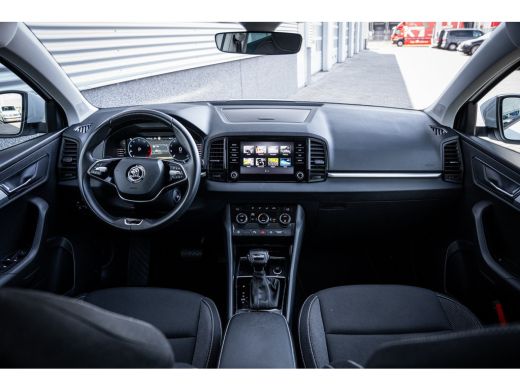 Skoda Karoq 1.5 TSI ACT Business Edition | Achteruitrijcamera | Lichtmetalen velgen 17" | Trekhaak uitklapbaar ActivLease financial lease