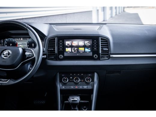 Skoda Karoq 1.5 TSI ACT Business Edition | Achteruitrijcamera | Lichtmetalen velgen 17" | Trekhaak uitklapbaar ActivLease financial lease