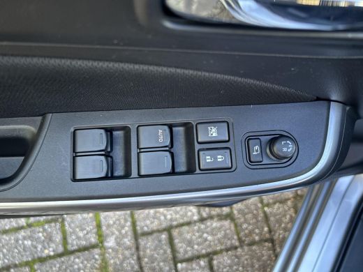 Suzuki Swift 1.2 Style Smart Hybrid ActivLease financial lease