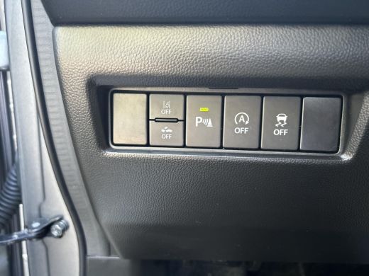 Suzuki Swift 1.2 Style Smart Hybrid ActivLease financial lease