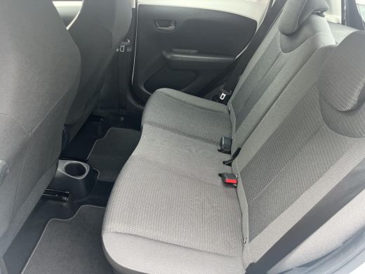 Toyota Aygo 1.0 VVT-i x-play | 5 deurs | Carplay | Navigatie | Parkeercamera | Leder stuurwiel | ActivLease financial lease