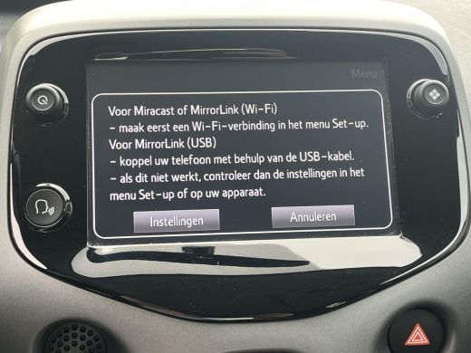 Toyota Aygo 1.0 VVT-i x-play | 5 deurs | Carplay | Navigatie | Parkeercamera | Leder stuurwiel | ActivLease financial lease