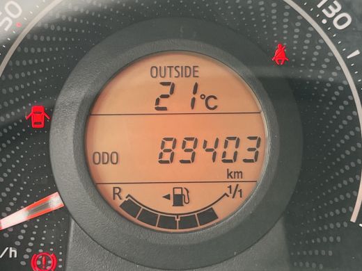 Toyota Aygo 1.0 VVT-i x-play | 5 deurs | Carplay | Navigatie | Parkeercamera | Leder stuurwiel | ActivLease financial lease