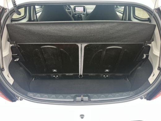 Toyota Aygo 1.0 VVT-i x-play | 5 deurs | Carplay | Navigatie | Parkeercamera | Leder stuurwiel | ActivLease financial lease
