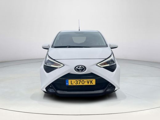 Toyota Aygo 1.0 VVT-i x-play | 5 deurs | Carplay | Navigatie | Parkeercamera | Leder stuurwiel | ActivLease financial lease