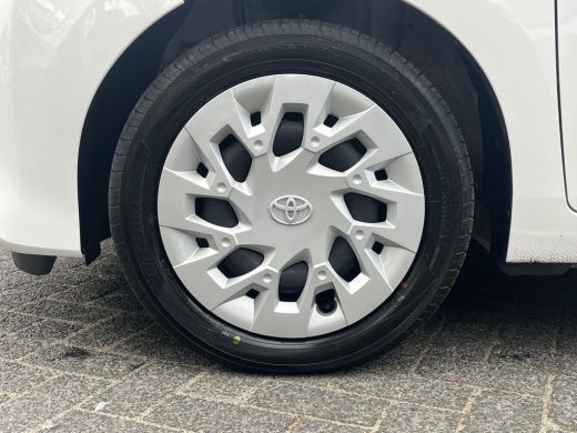 Toyota Aygo 1.0 VVT-i x-play | 5 deurs | Carplay | Navigatie | Parkeercamera | Leder stuurwiel | ActivLease financial lease