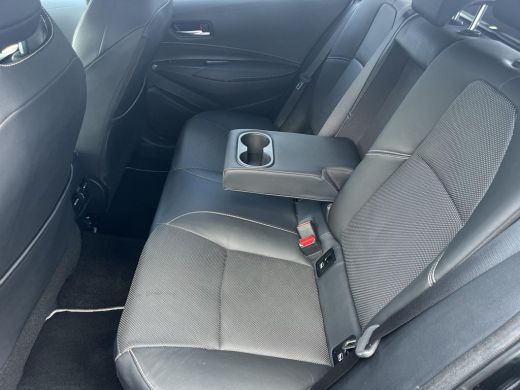 Toyota Corolla Touring Sports 2.0 Hybrid Premium | Elektrische klep | Lederen bekleding | 18 inch LM-velgen | Inparkeerhulp | ActivLease financial lease