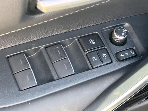 Toyota Corolla Touring Sports 2.0 Hybrid Premium | Elektrische klep | Lederen bekleding | 18 inch LM-velgen | Inparkeerhulp | ActivLease financial lease