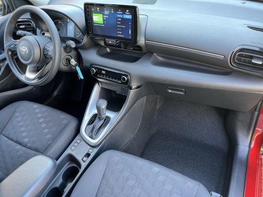 Toyota Yaris 1.5 Hybrid 115 Active | Emotional red premium lak | Nieuw uit voorraad leverbaar | ActivLease financial lease