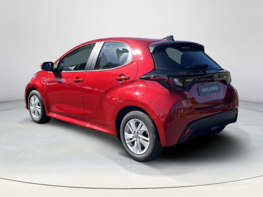 Toyota Yaris 1.5 Hybrid 115 Active | Emotional red premium lak | Nieuw uit voorraad leverbaar | ActivLease financial lease