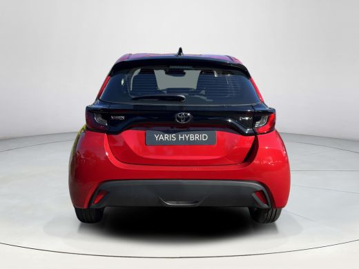 Toyota Yaris 1.5 Hybrid 115 Active | Emotional red premium lak | Nieuw uit voorraad leverbaar | ActivLease financial lease