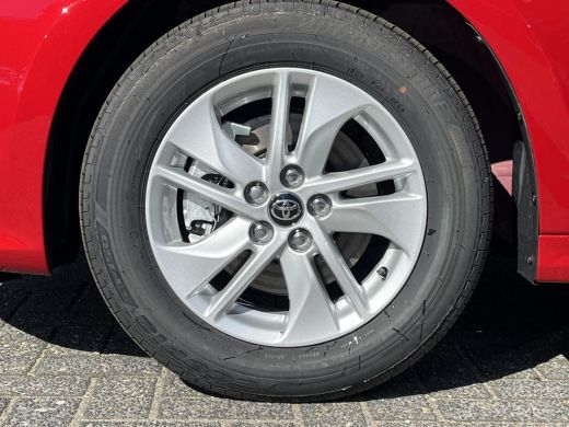 Toyota Yaris 1.5 Hybrid 115 Active | Emotional red premium lak | Nieuw uit voorraad leverbaar | ActivLease financial lease