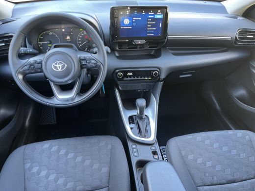 Toyota Yaris 1.5 Hybrid 115 Comfort | Forest green metallic | Nieuw uit voorraad leverbaar | ActivLease financial lease