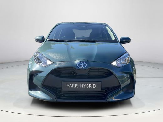 Toyota Yaris 1.5 Hybrid 115 Comfort | Forest green metallic | Nieuw uit voorraad leverbaar | ActivLease financial lease