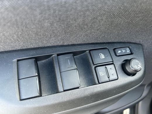 Toyota Yaris 1.5 Hybrid 115 Dynamic ActivLease financial lease