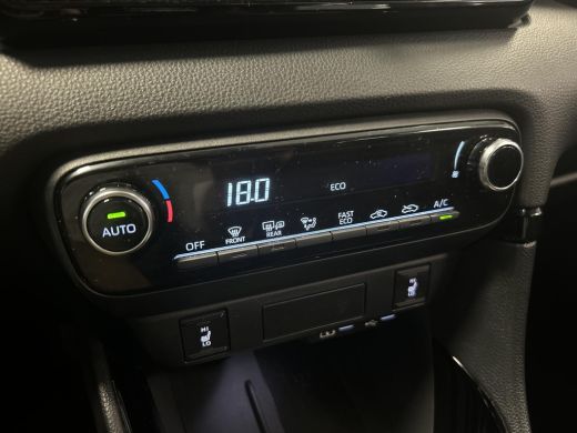 Toyota Yaris 1.5 Hybrid 115 Dynamic ActivLease financial lease
