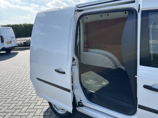 Volkswagen Caddy 2.0 TDI EURO 6 / L1H1 / UNIEK 29.543 KM NAP !! / 1e EIGENAAR / AIRCO / NAVI / APPLE CARPLAY / AND... ActivLease financial lease