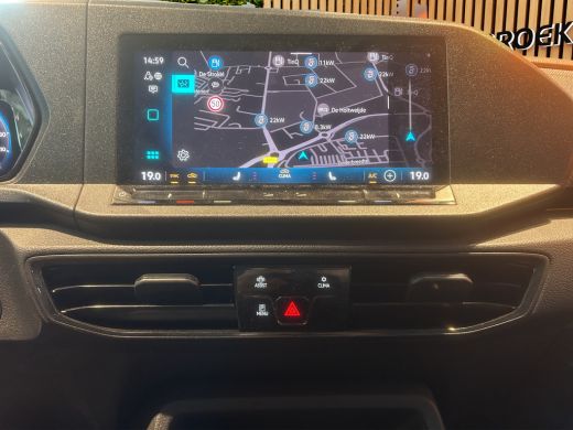 Volkswagen Caddy 2.0 TDI Style DSG | Trekhaak | Camera | LED Koplampen | Achteruitrijcamera | Airco (automatisch) ... ActivLease financial lease
