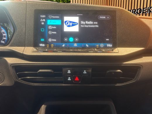 Volkswagen Caddy 2.0 TDI Style DSG | Trekhaak | Camera | LED Koplampen | Achteruitrijcamera | Airco (automatisch) ... ActivLease financial lease