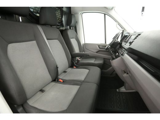 Volkswagen Crafter 2.0 TDI L3H2 140PK | Airco | Camera | 3 Zits | Trekhaak | Carplay | Elektrpakket ActivLease financial lease