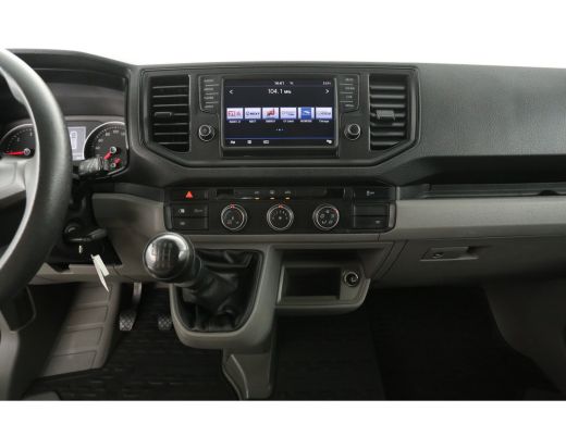 Volkswagen Crafter 2.0 TDI L3H2 140PK | Airco | Camera | 3 Zits | Trekhaak | Carplay | Elektrpakket ActivLease financial lease
