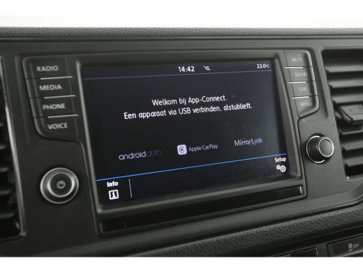 Volkswagen Crafter 2.0 TDI L3H2 140PK | Airco | Camera | 3 Zits | Trekhaak | Carplay | Elektrpakket ActivLease financial lease