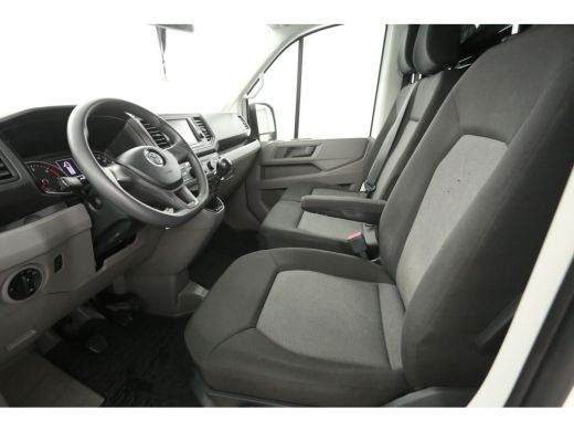 Volkswagen Crafter 2.0 TDI L3H2 140PK | Airco | Camera | 3 Zits | Trekhaak | Carplay | Elektrpakket ActivLease financial lease