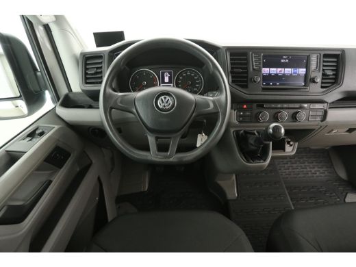 Volkswagen Crafter 2.0 TDI L3H2 140PK | Airco | Camera | 3 Zits | Trekhaak | Carplay | Elektrpakket ActivLease financial lease