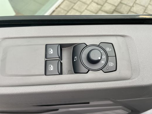 Volkswagen e-Transporter L1 64 kWh | 136PK | 9 Persoons | Trekhaak ActivLease financial lease