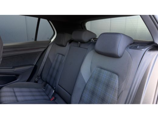Volkswagen Golf 1.5 eHybrid GTE | Trekhaak | Blackstyle | Head-Up | Camera | ActivLease financial lease