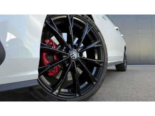 Volkswagen Golf 1.5 eHybrid GTE | Trekhaak | Blackstyle | Head-Up | Camera | ActivLease financial lease