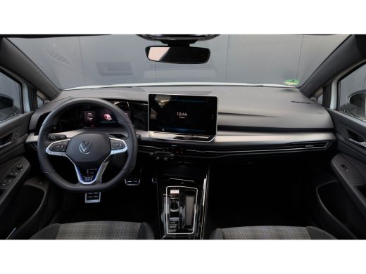 Volkswagen Golf 1.5 eHybrid GTE | Trekhaak | Blackstyle | Head-Up | Camera | ActivLease financial lease