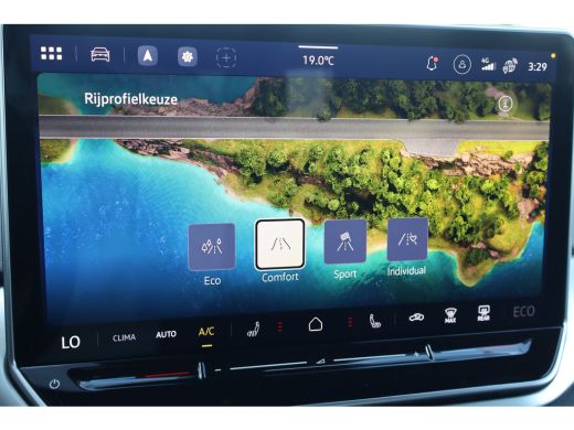 Volkswagen ID.4 Pro Limited Edition 286PK | 'App-Connect' draadloze smartphone integratie | Achteruitrijcamera (R... ActivLease financial lease