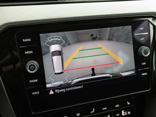Volkswagen Passat Variant 1.4 TSI PHEV GTE 218Pk Automaat (APPLE CARPLAY, SOH 88,9%, GROOT NAVI, CAMERA, TREKHAAK, ... ActivLease financial lease