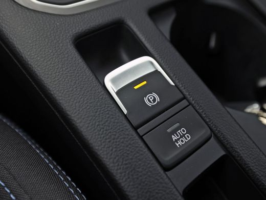 Volkswagen Passat Variant 1.4 TSI PHEV GTE 218Pk Automaat (APPLE CARPLAY, SOH 88,9%, GROOT NAVI, CAMERA, TREKHAAK, ... ActivLease financial lease