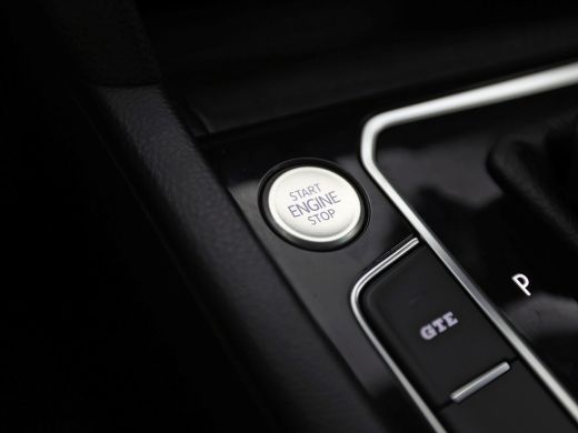 Volkswagen Passat Variant 1.4 TSI PHEV GTE 218Pk Automaat (APPLE CARPLAY, SOH 88,9%, GROOT NAVI, CAMERA, TREKHAAK, ... ActivLease financial lease