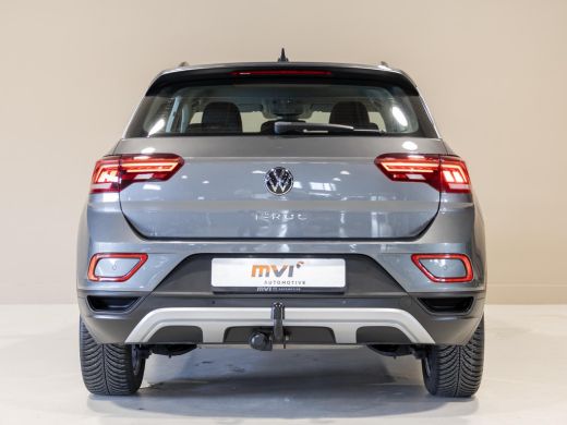 Volkswagen T-Roc 1.0 TSI Life Business / 110pk / Trekhaak / Stoelverwarming / NAP / Dealer onderhouden / ActivLease financial lease