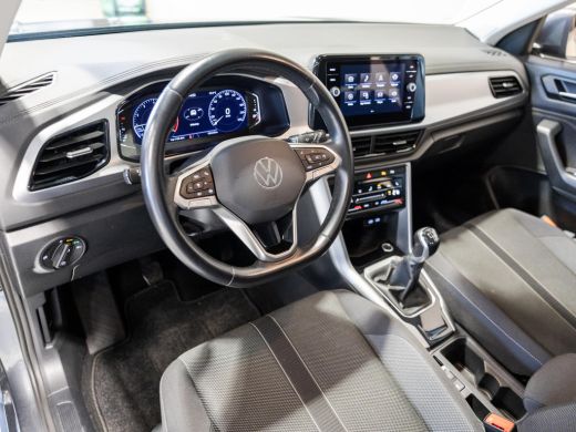 Volkswagen T-Roc 1.0 TSI Life Business / 110pk / Trekhaak / Stoelverwarming / NAP / Dealer onderhouden / ActivLease financial lease