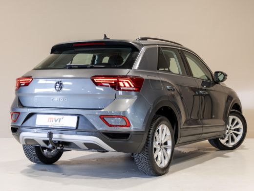 Volkswagen T-Roc 1.0 TSI Life Business / 110pk / Trekhaak / Stoelverwarming / NAP / Dealer onderhouden / ActivLease financial lease