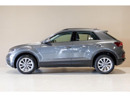 Volkswagen T-Roc 1.0 TSI Life Business / 110pk / Trekhaak / Stoelverwarming / NAP / Dealer onderhouden / ActivLease financial lease