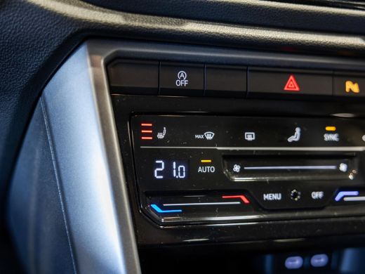 Volkswagen T-Roc 1.0 TSI Life Business / 110pk / Trekhaak / Stoelverwarming / NAP / Dealer onderhouden / ActivLease financial lease
