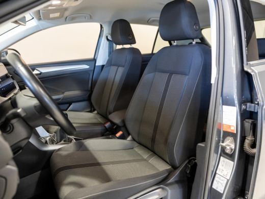 Volkswagen T-Roc 1.0 TSI Life Business / 110pk / Trekhaak / Stoelverwarming / NAP / Dealer onderhouden / ActivLease financial lease