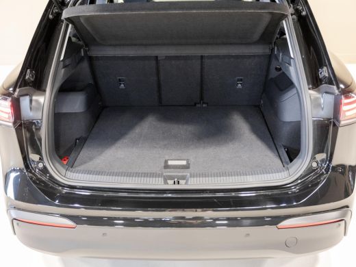 Volkswagen Tiguan 1.5 eTSI Life Edition / 130pk / Rondomzicht camera / Dodehoek assistent / Stoelverwarming / ActivLease financial lease