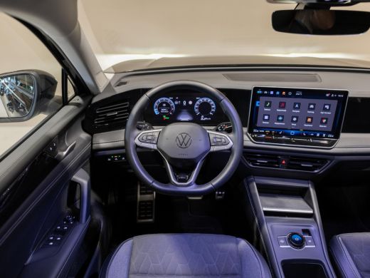 Volkswagen Tiguan 1.5 eTSI Life Edition / 130pk / Rondomzicht camera / Dodehoek assistent / Stoelverwarming / ActivLease financial lease