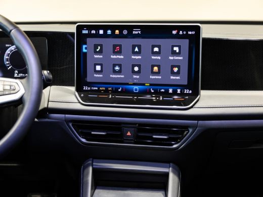 Volkswagen Tiguan 1.5 eTSI Life Edition / 130pk / Rondomzicht camera / Dodehoek assistent / Stoelverwarming / ActivLease financial lease