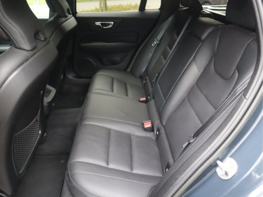 Volvo  V60 2.0 B3 Plus Bright Navi / Carplay / Stoel-Stuurverw / Elek Trekhaak / Camera / Stoelmemory / BTW ... ActivLease financial lease