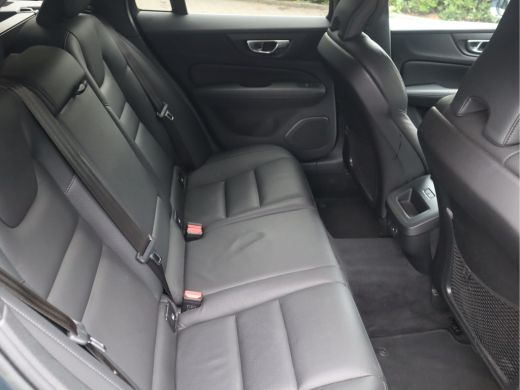 Volvo  V60 2.0 B3 Plus Bright Navi / Carplay / Stoel-Stuurverw / Elek Trekhaak / Camera / Stoelmemory / BTW ... ActivLease financial lease