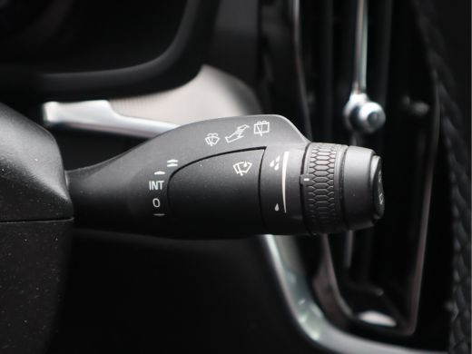 Volvo  V60 2.0 B3 Plus Bright Navi / Carplay / Stoel-Stuurverw / Elek Trekhaak / Camera / Stoelmemory / BTW ... ActivLease financial lease